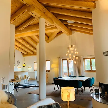 La Engiadina Apartment *